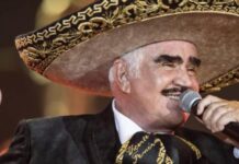 VICENTE FERNANDEZ ESTA GRAVE PERO ESTABLE, A CAUSA DE UNA CAIDA EN SU RANCHO.