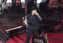 CHRISTIAN NODAL ENCIENDE EL PALENQUE DE LA FERIA SANTA RITA
